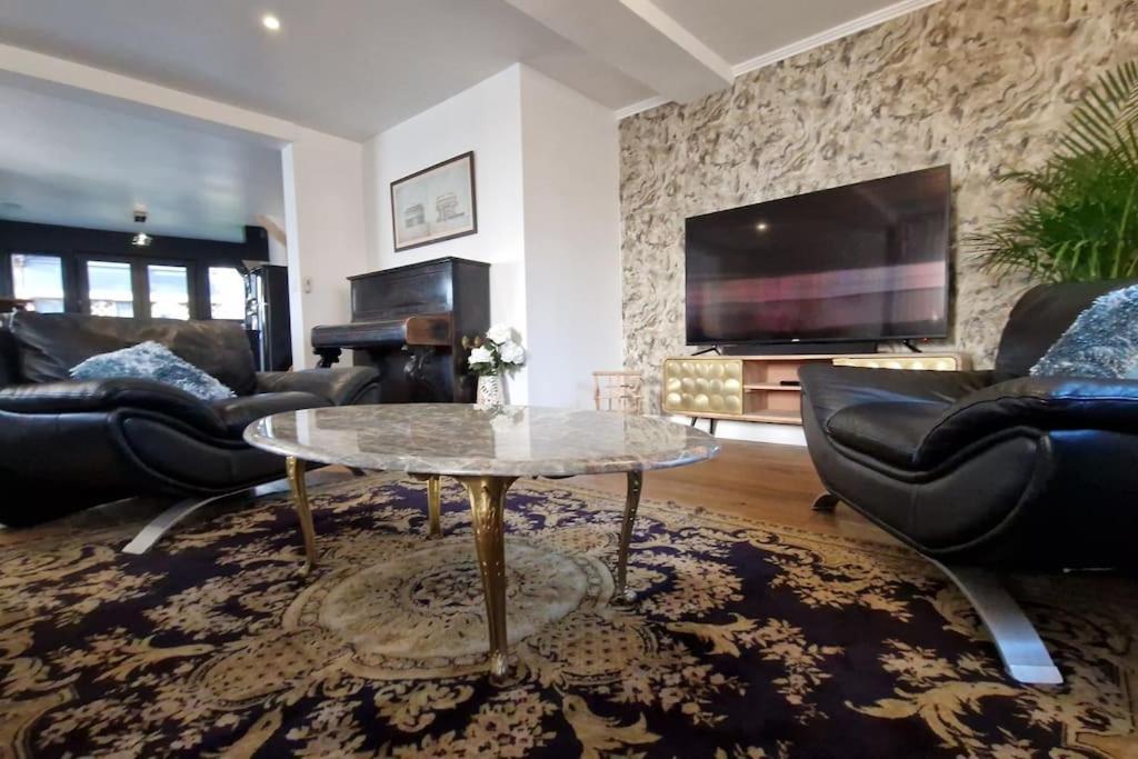 Le Pont Joly Villa *